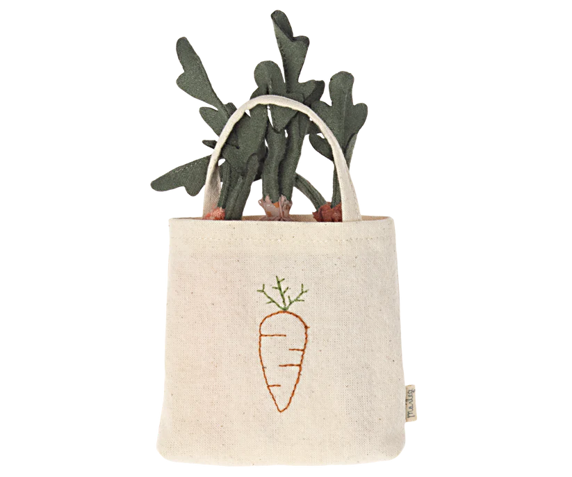 Maileg Carrots in shopping bag,